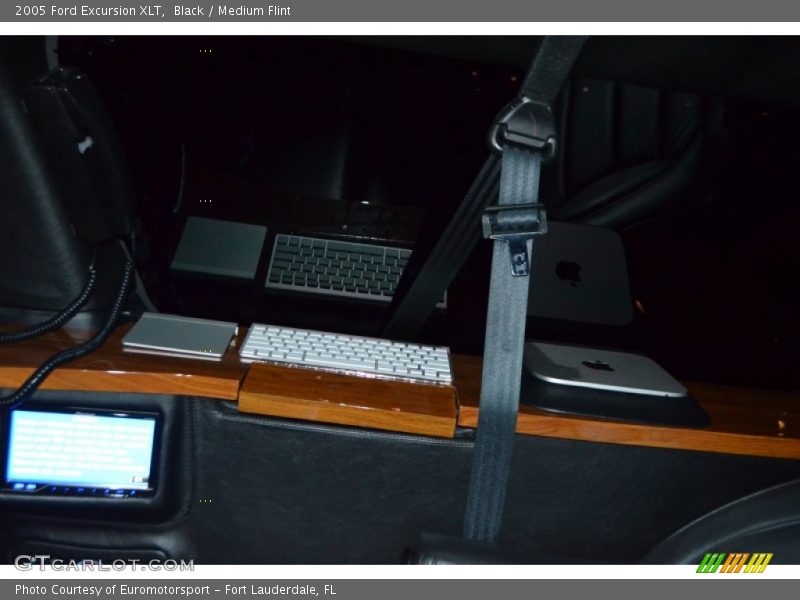 Black / Medium Flint 2005 Ford Excursion XLT