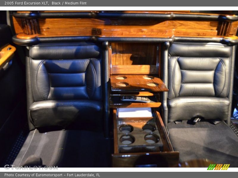 Black / Medium Flint 2005 Ford Excursion XLT