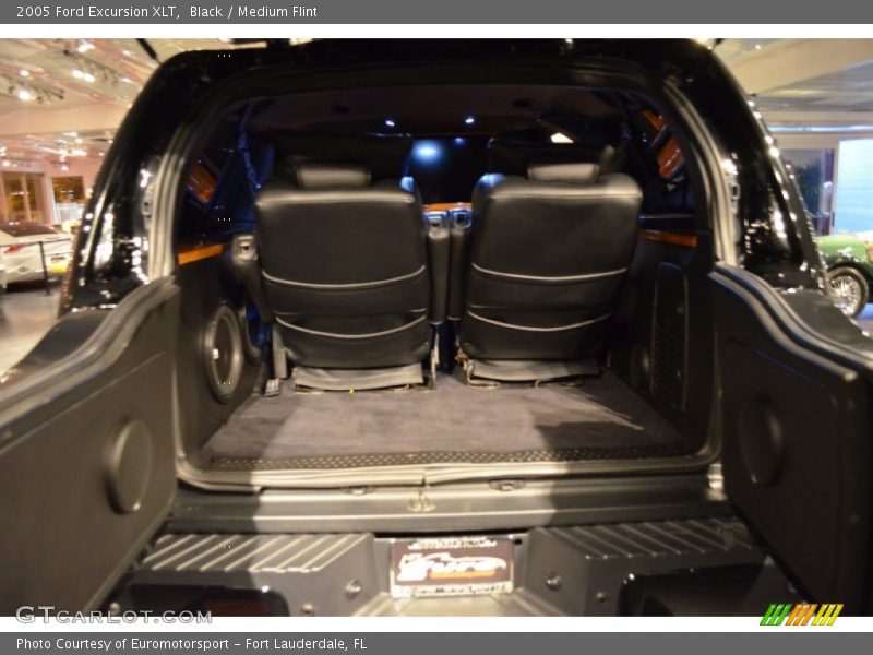 Black / Medium Flint 2005 Ford Excursion XLT