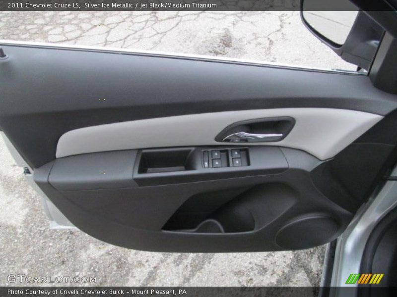 Silver Ice Metallic / Jet Black/Medium Titanium 2011 Chevrolet Cruze LS