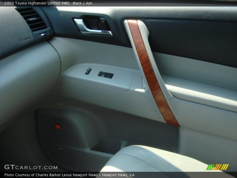 Black / Ash 2009 Toyota Highlander Limited 4WD