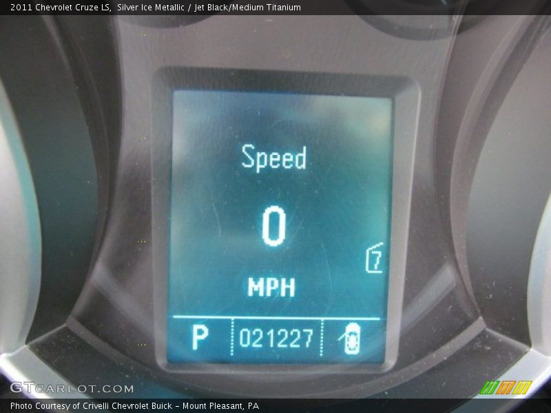 Silver Ice Metallic / Jet Black/Medium Titanium 2011 Chevrolet Cruze LS
