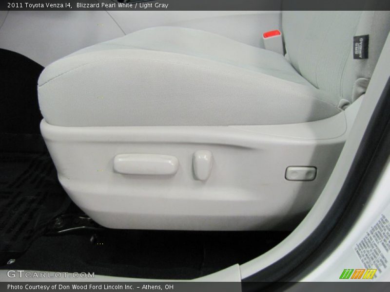 Blizzard Pearl White / Light Gray 2011 Toyota Venza I4