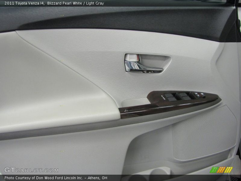 Blizzard Pearl White / Light Gray 2011 Toyota Venza I4