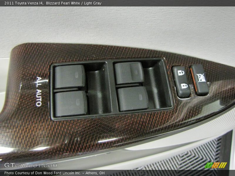 Blizzard Pearl White / Light Gray 2011 Toyota Venza I4