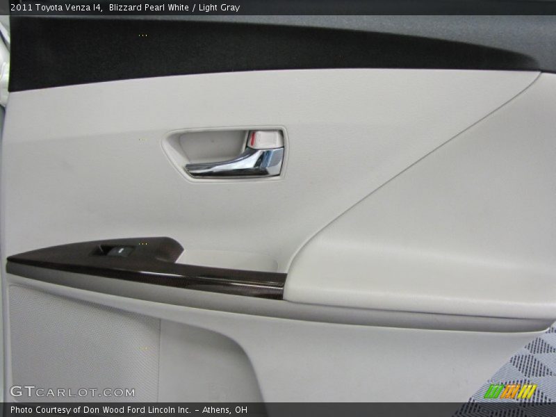 Blizzard Pearl White / Light Gray 2011 Toyota Venza I4