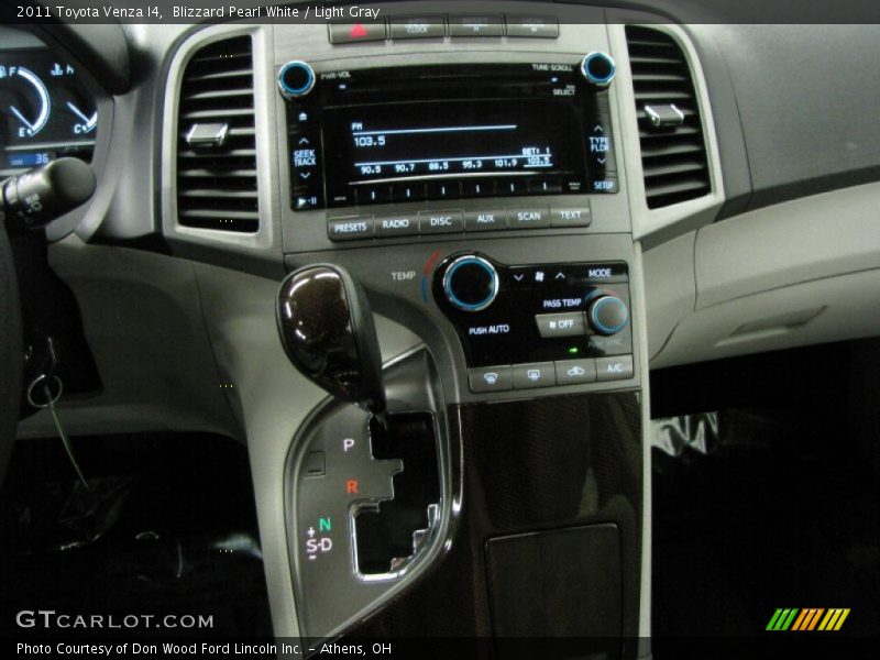 Blizzard Pearl White / Light Gray 2011 Toyota Venza I4