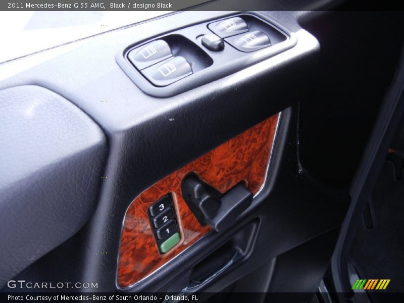 Controls of 2011 G 55 AMG