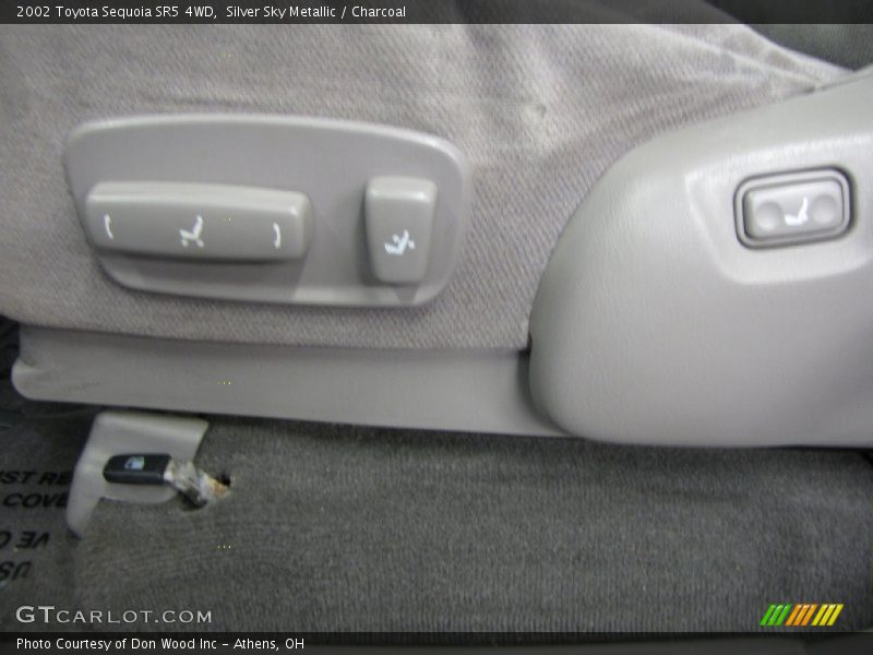Silver Sky Metallic / Charcoal 2002 Toyota Sequoia SR5 4WD