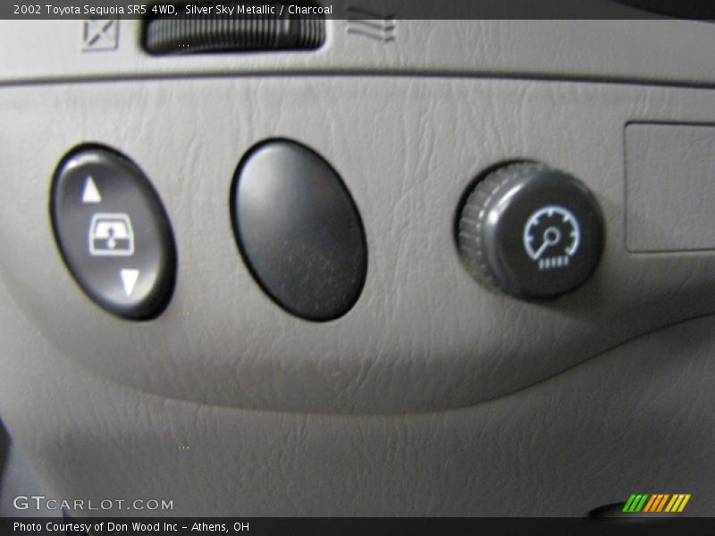 Silver Sky Metallic / Charcoal 2002 Toyota Sequoia SR5 4WD