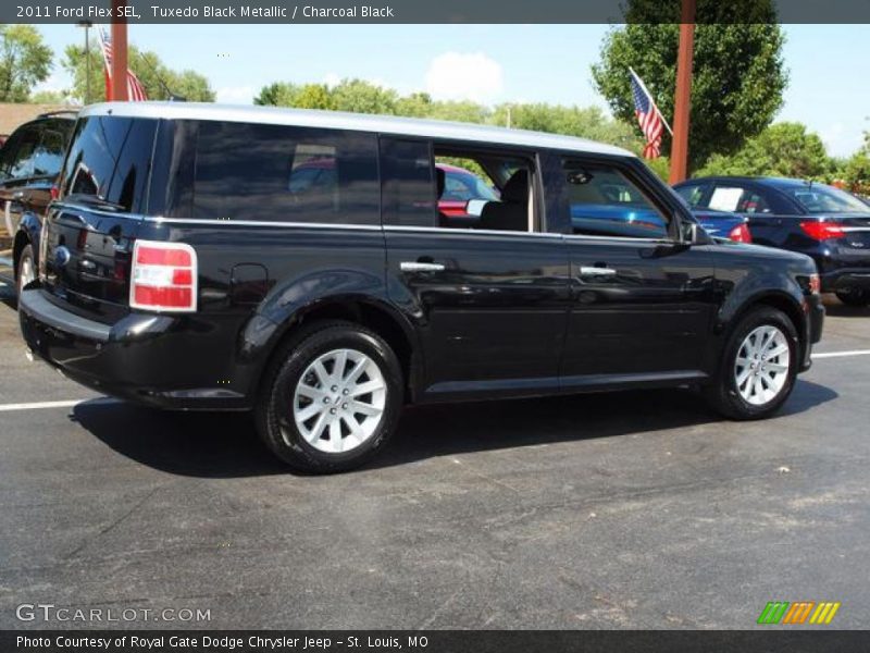 Tuxedo Black Metallic / Charcoal Black 2011 Ford Flex SEL