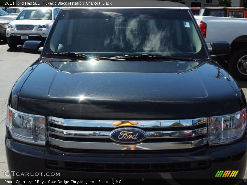 Tuxedo Black Metallic / Charcoal Black 2011 Ford Flex SEL