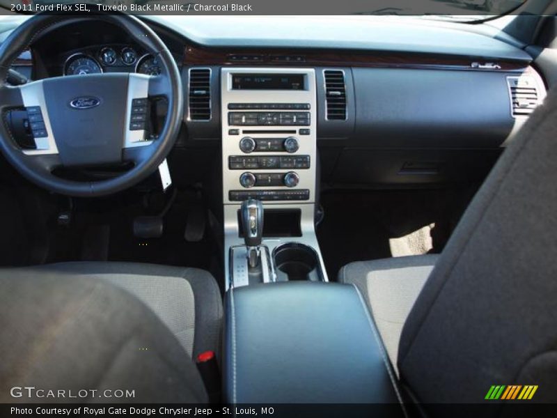 Tuxedo Black Metallic / Charcoal Black 2011 Ford Flex SEL