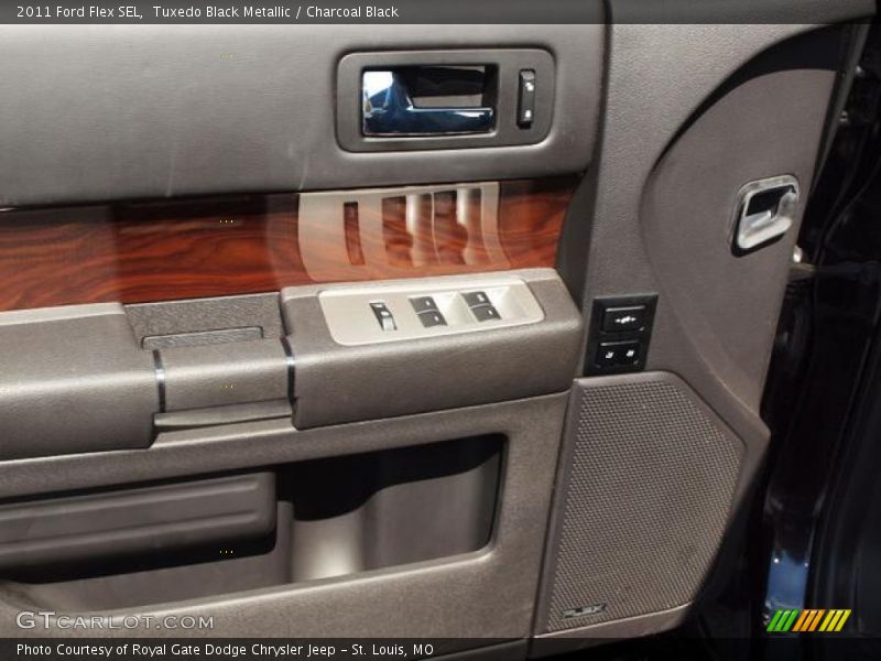 Tuxedo Black Metallic / Charcoal Black 2011 Ford Flex SEL