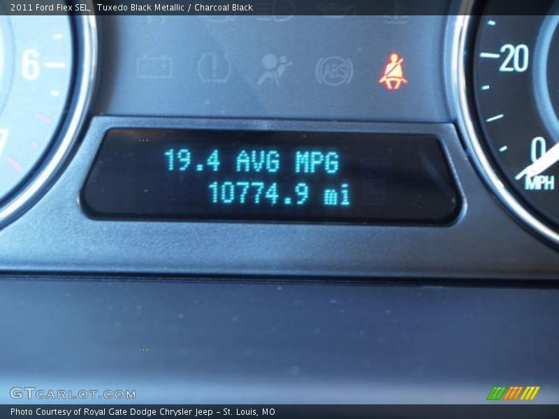 Tuxedo Black Metallic / Charcoal Black 2011 Ford Flex SEL