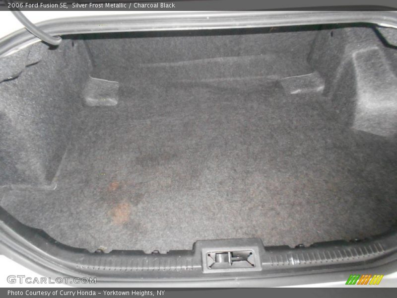  2006 Fusion SE Trunk