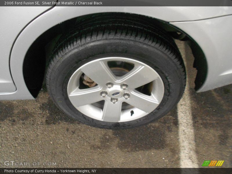 Silver Frost Metallic / Charcoal Black 2006 Ford Fusion SE