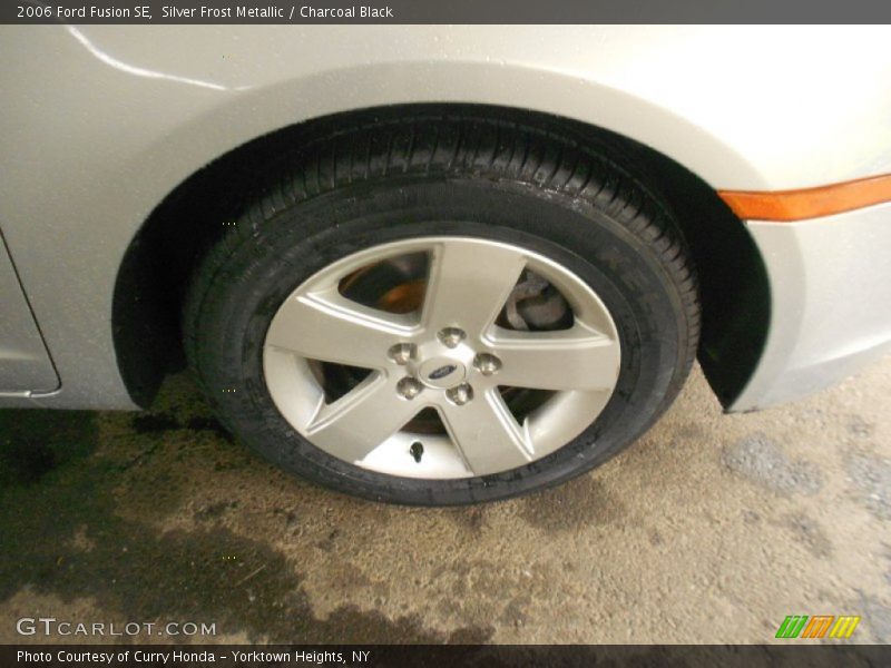 Silver Frost Metallic / Charcoal Black 2006 Ford Fusion SE