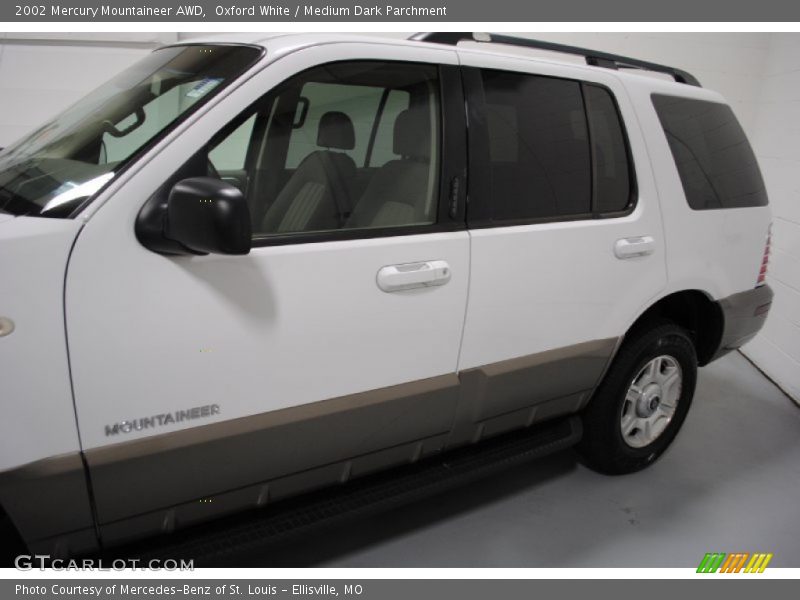 Oxford White / Medium Dark Parchment 2002 Mercury Mountaineer AWD