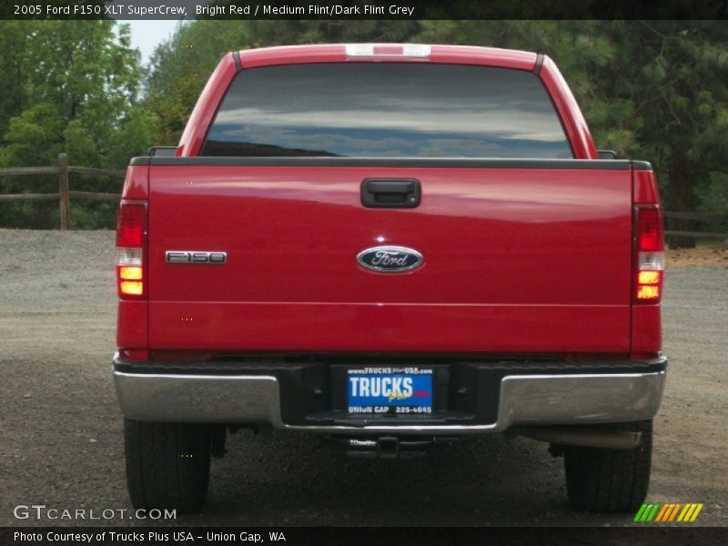 Bright Red / Medium Flint/Dark Flint Grey 2005 Ford F150 XLT SuperCrew