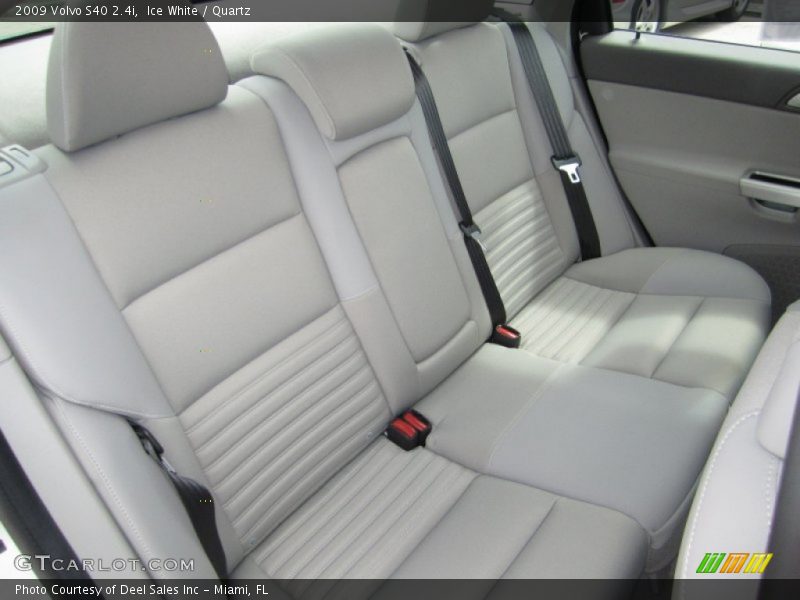 Ice White / Quartz 2009 Volvo S40 2.4i