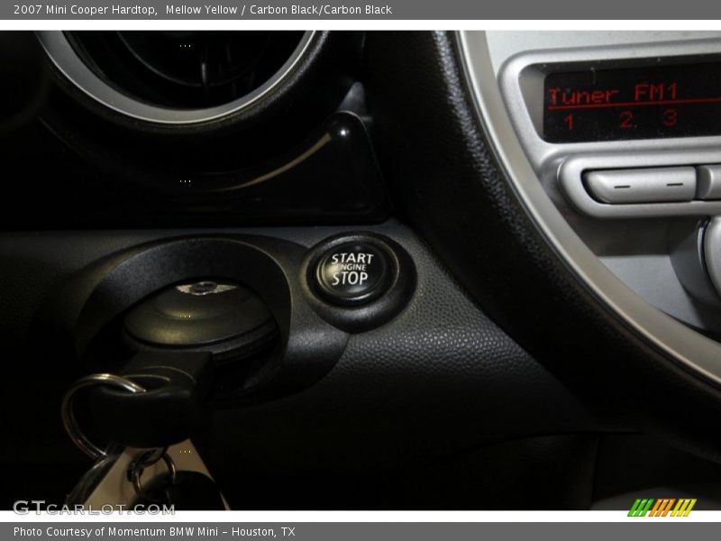 Mellow Yellow / Carbon Black/Carbon Black 2007 Mini Cooper Hardtop