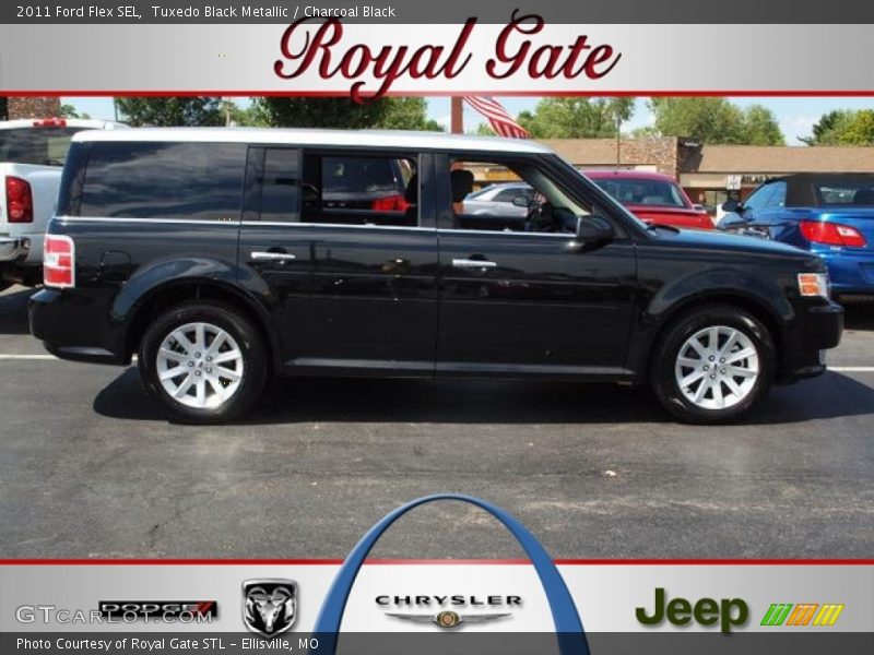 Tuxedo Black Metallic / Charcoal Black 2011 Ford Flex SEL