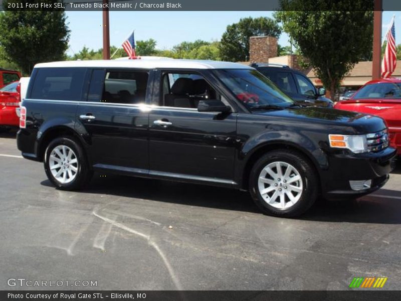Tuxedo Black Metallic / Charcoal Black 2011 Ford Flex SEL