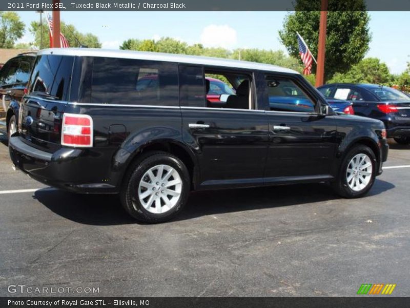 Tuxedo Black Metallic / Charcoal Black 2011 Ford Flex SEL