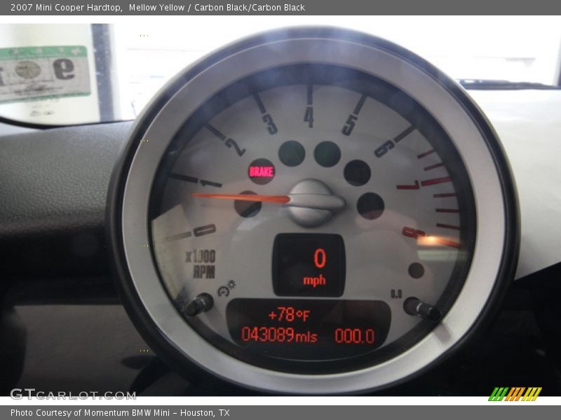 Mellow Yellow / Carbon Black/Carbon Black 2007 Mini Cooper Hardtop