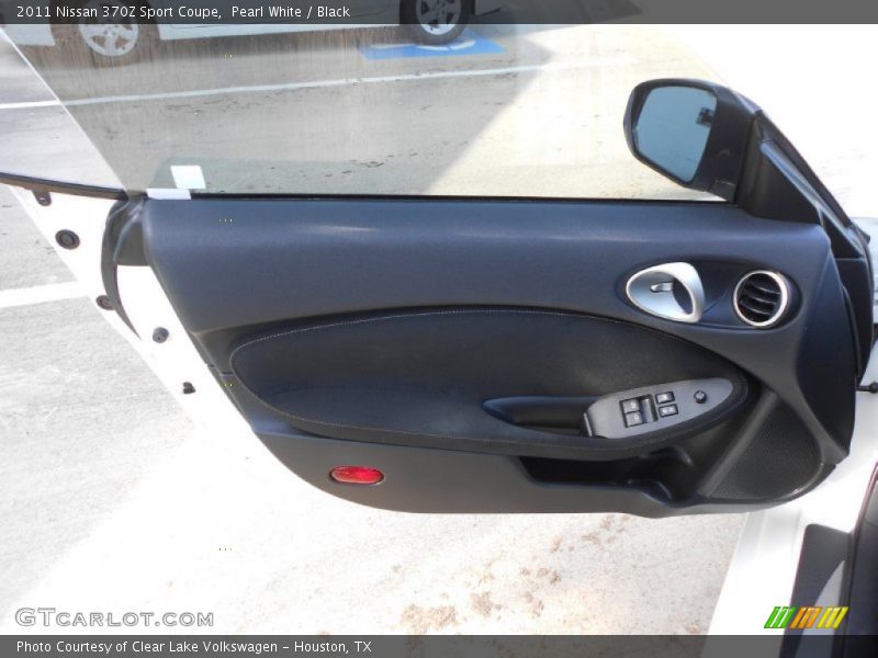 Pearl White / Black 2011 Nissan 370Z Sport Coupe
