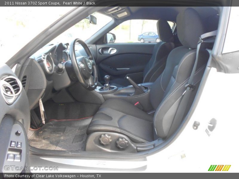 Pearl White / Black 2011 Nissan 370Z Sport Coupe