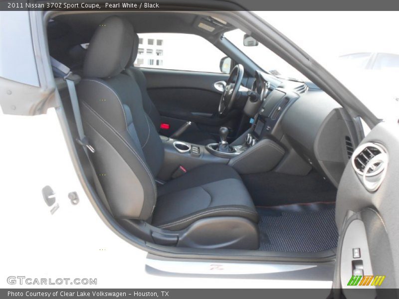 Pearl White / Black 2011 Nissan 370Z Sport Coupe