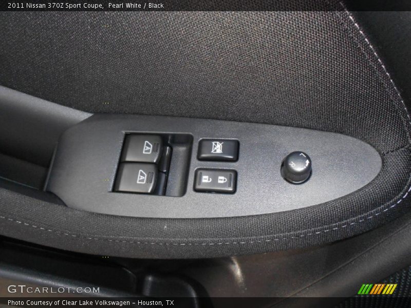 Pearl White / Black 2011 Nissan 370Z Sport Coupe