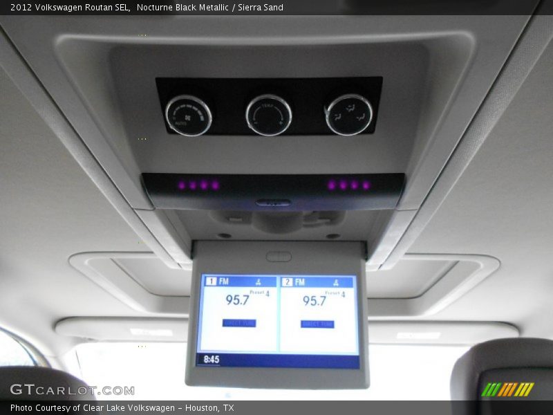 Nocturne Black Metallic / Sierra Sand 2012 Volkswagen Routan SEL