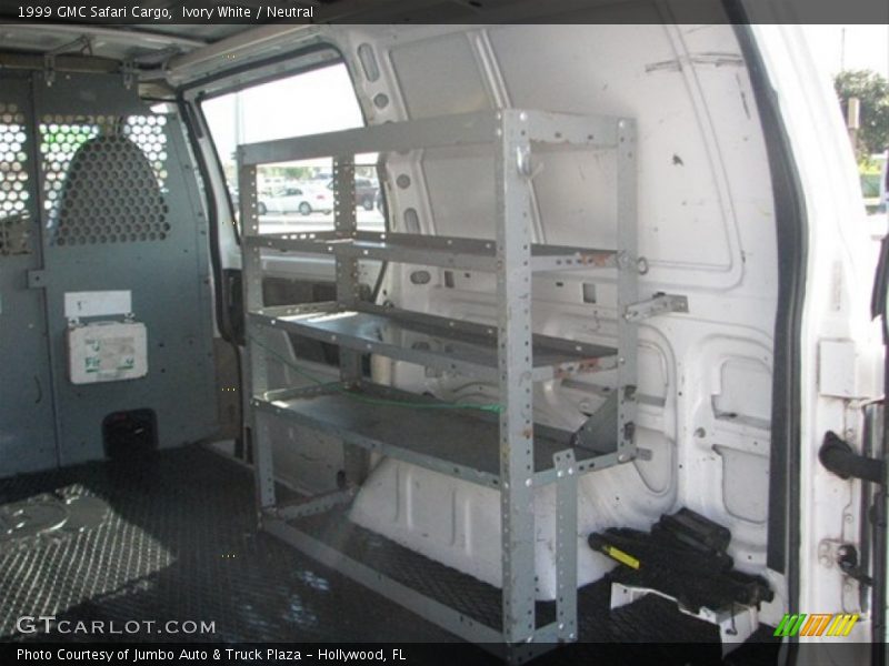 Ivory White / Neutral 1999 GMC Safari Cargo