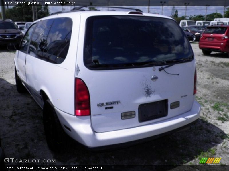Pure White / Beige 1995 Nissan Quest XE