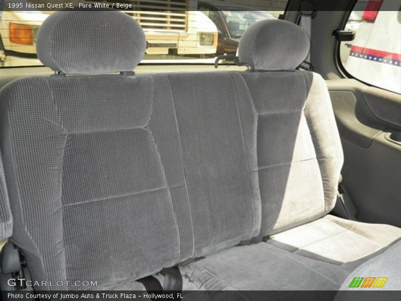 Pure White / Beige 1995 Nissan Quest XE