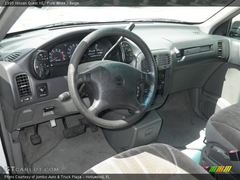 Pure White / Beige 1995 Nissan Quest XE