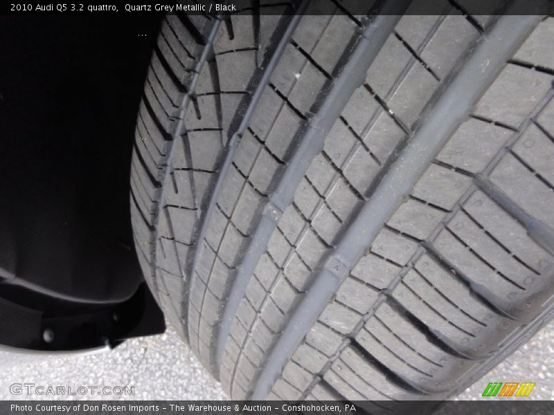 Quartz Grey Metallic / Black 2010 Audi Q5 3.2 quattro