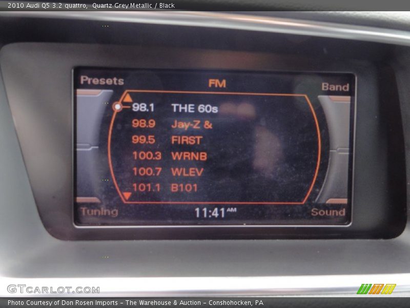 Quartz Grey Metallic / Black 2010 Audi Q5 3.2 quattro