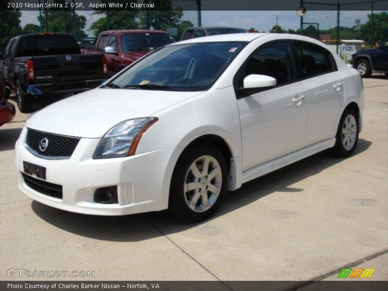 Aspen White / Charcoal 2010 Nissan Sentra 2.0 SR