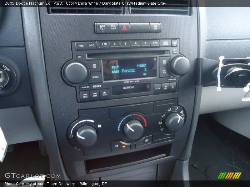 Cool Vanilla White / Dark Slate Gray/Medium Slate Gray 2005 Dodge Magnum SXT AWD