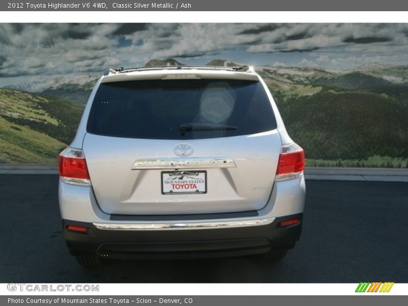 Classic Silver Metallic / Ash 2012 Toyota Highlander V6 4WD