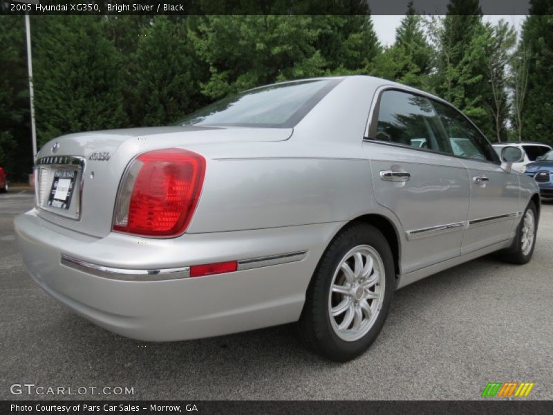 Bright Silver / Black 2005 Hyundai XG350