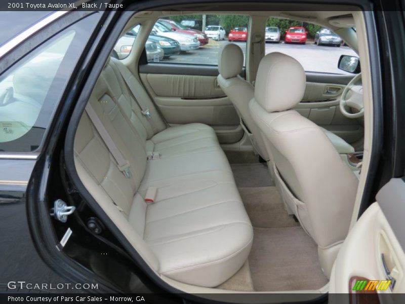 Black / Taupe 2001 Toyota Avalon XL
