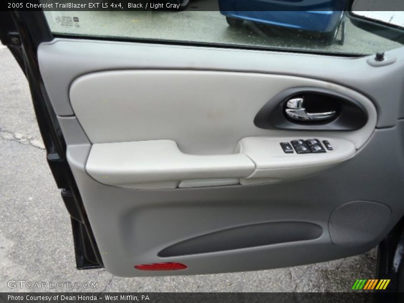 Black / Light Gray 2005 Chevrolet TrailBlazer EXT LS 4x4