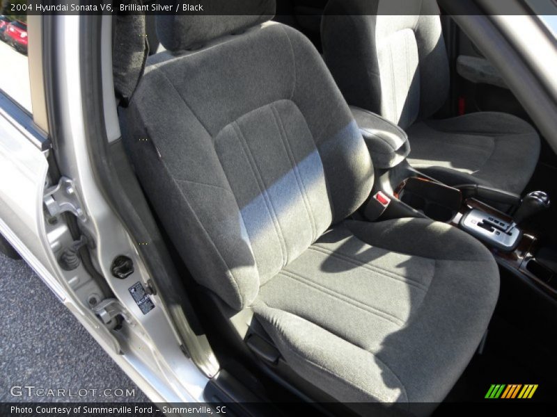 Brilliant Silver / Black 2004 Hyundai Sonata V6