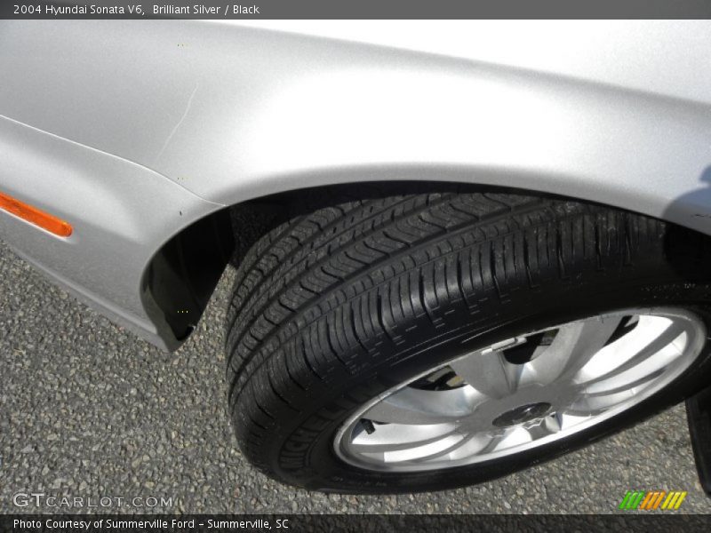 Brilliant Silver / Black 2004 Hyundai Sonata V6