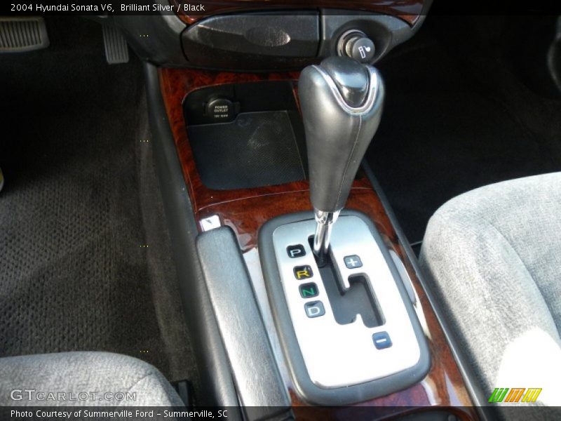 Brilliant Silver / Black 2004 Hyundai Sonata V6